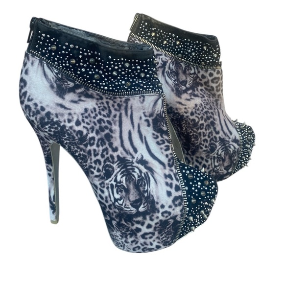 Italina Dolls Kill Tiger Print with Jewels platform boots SZ 8.5 - Picture 2 of 10